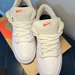 Nike SB White Sneakers